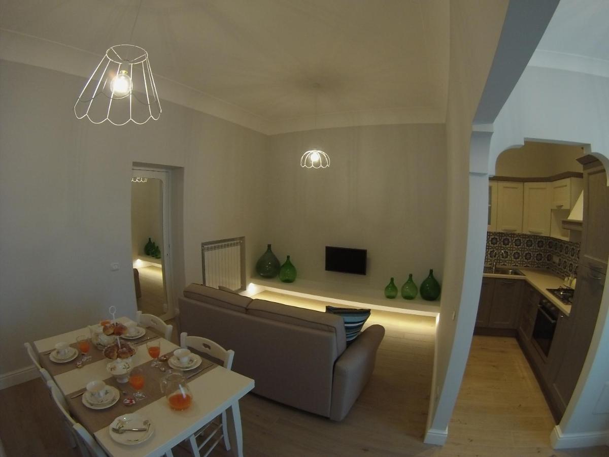Apartamento Fondo Santa Lucia SantʼAgata sui Due Golfi Habitación foto