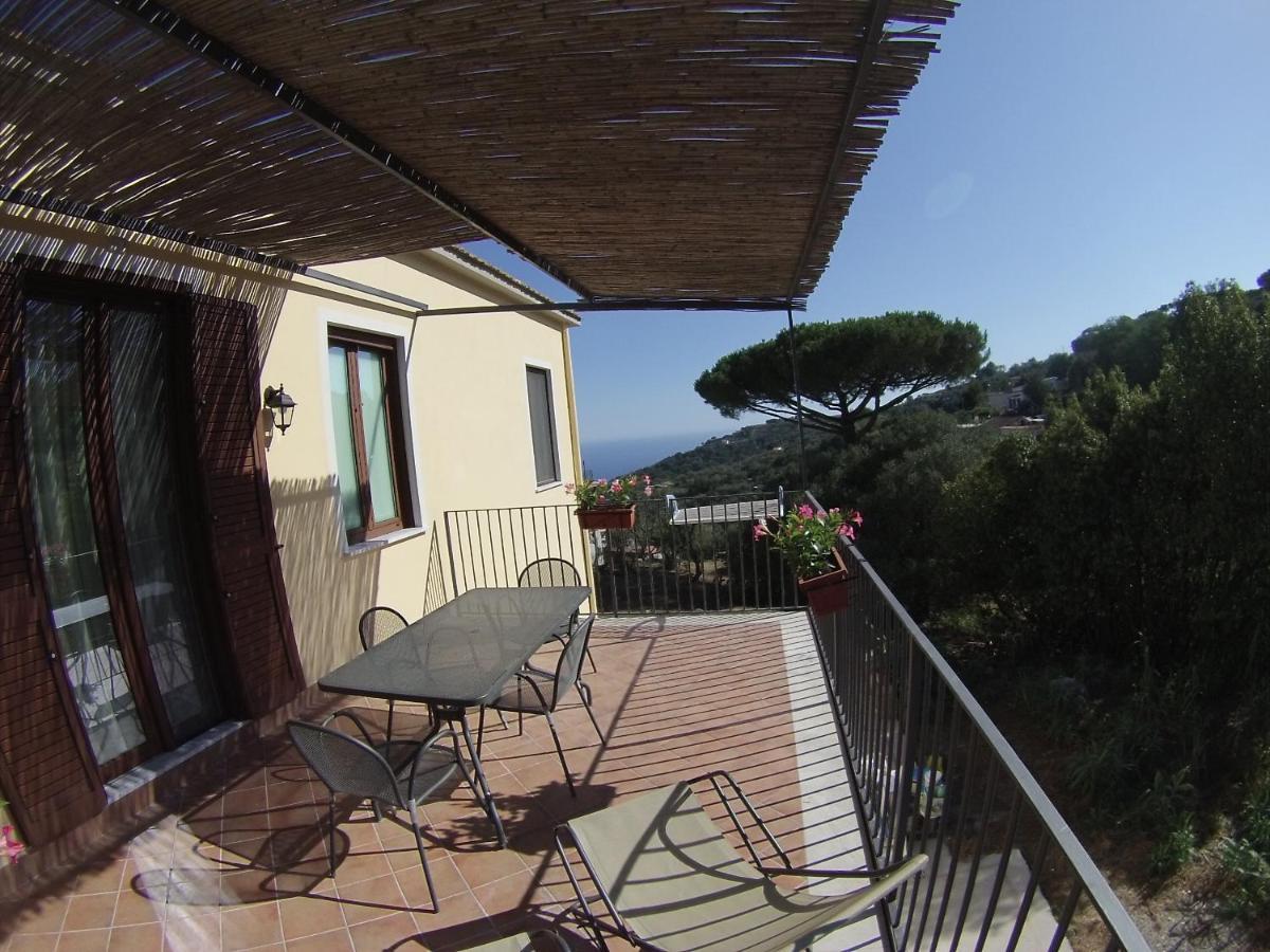 Apartamento Fondo Santa Lucia SantʼAgata sui Due Golfi Habitación foto