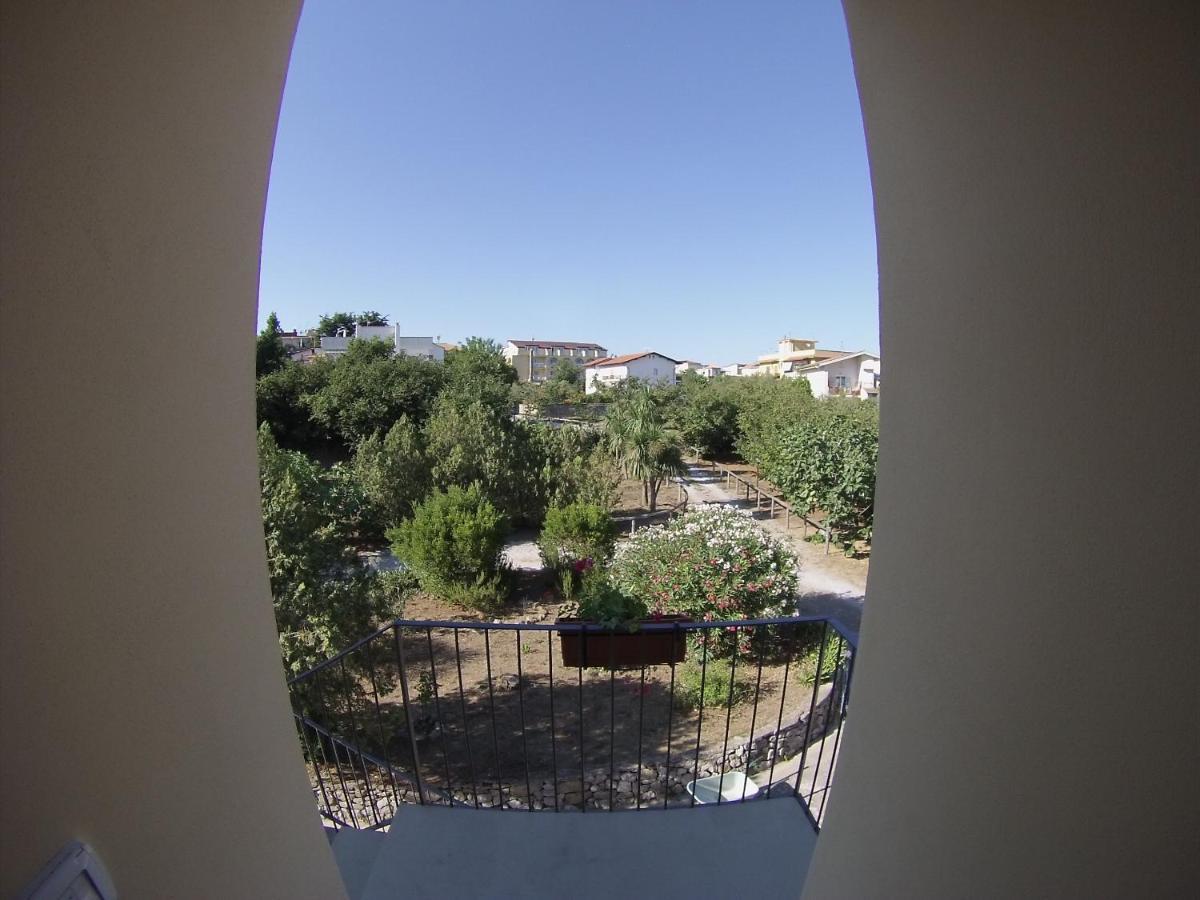 Apartamento Fondo Santa Lucia SantʼAgata sui Due Golfi Habitación foto