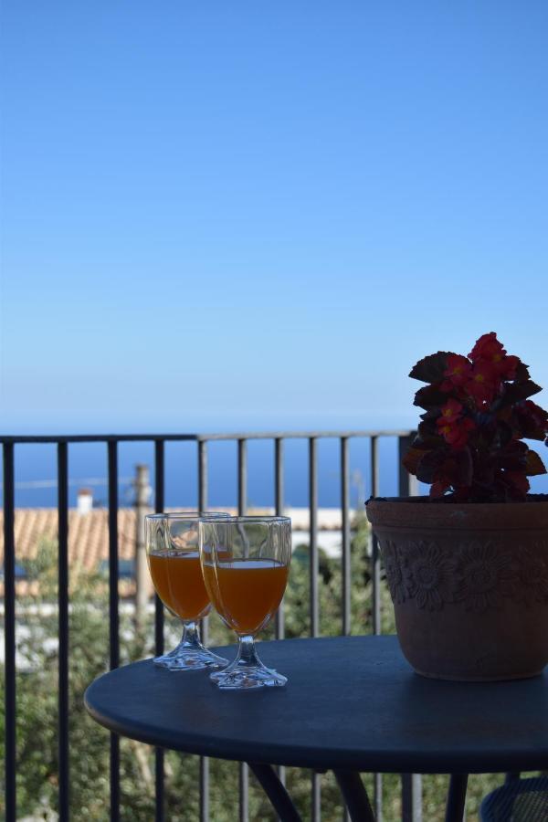 Apartamento Fondo Santa Lucia SantʼAgata sui Due Golfi Habitación foto